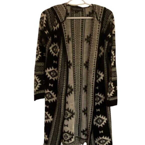 Almost Famous Tribal Fringe Cardigan Black Gray Aztec Pattern Size S - Picture 3 of 7